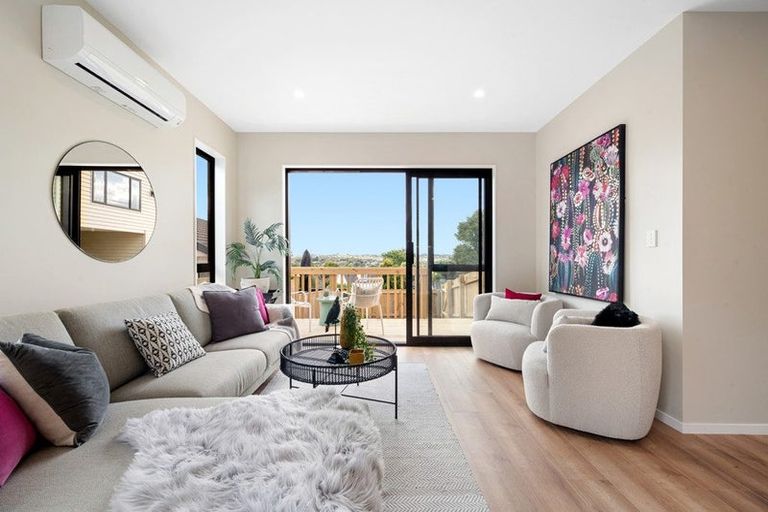 Photo of property in 50 Sandgate Avenue, Botany Downs, Auckland, 2010
