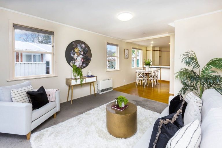 Photo of property in 1 Deller Grove, Silverstream, Upper Hutt, 5019