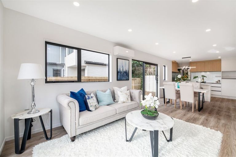 Photo of property in 9b Edwards Avenue, Henderson, Auckland, 0610