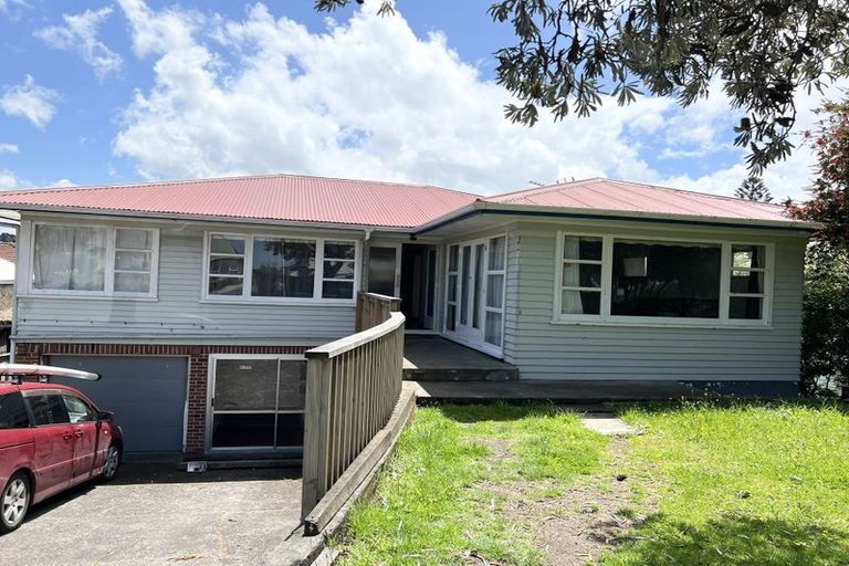 Photo of property in 3179 Great North Road, New Lynn, Auckland, 0600