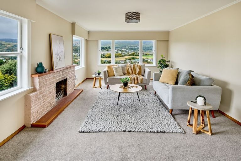 Photo of property in 44 Saint Johns Terrace, Tawa, Wellington, 5028