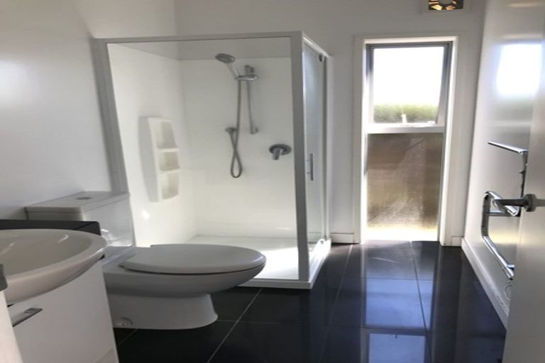 Photo of property in 32a Norcross Avenue, Henderson, Auckland, 0612
