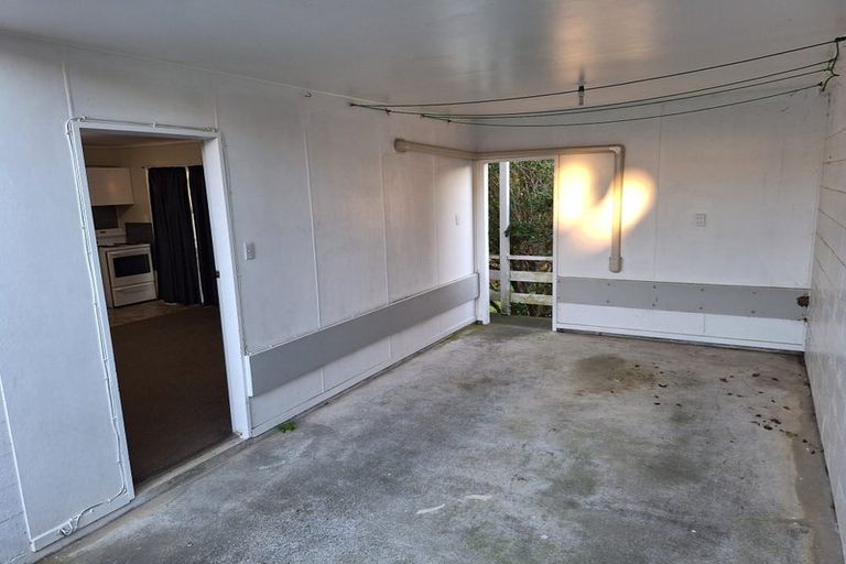 Photo of property in 1/11 Retter Street, Paparangi, Wellington, 6037