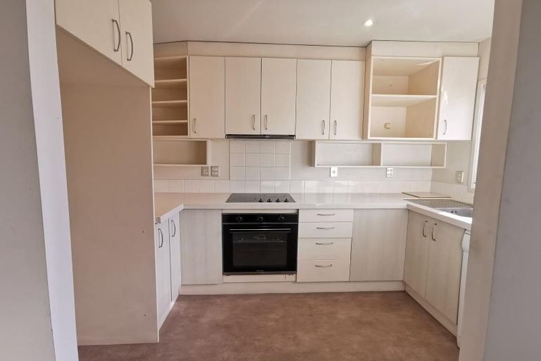 Photo of property in The Grange, 5/92 Bush Road, Albany, Auckland, 0632