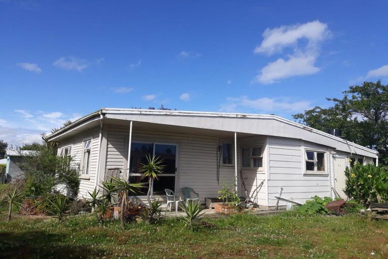 Photo of property in 71 Avenue Road, Foxton, 4814