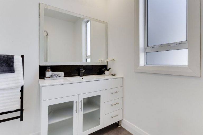 Photo of property in 17 Ranelagh Street, Karori, Wellington, 6012
