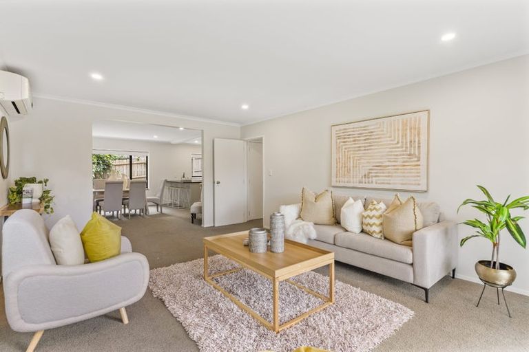 Photo of property in 43 Heathglen Place, Bayview, Auckland, 0629