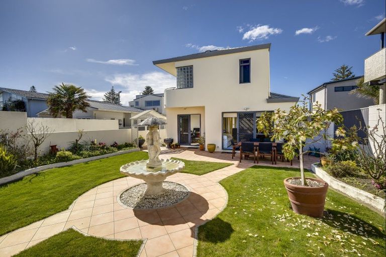 Photo of property in 24 The Esplanade, Westshore, Napier, 4110