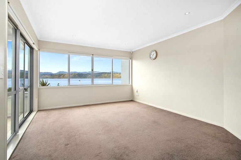 Photo of property in 275u2 Karaka Bay Road, Karaka Bays, Wellington, 6022