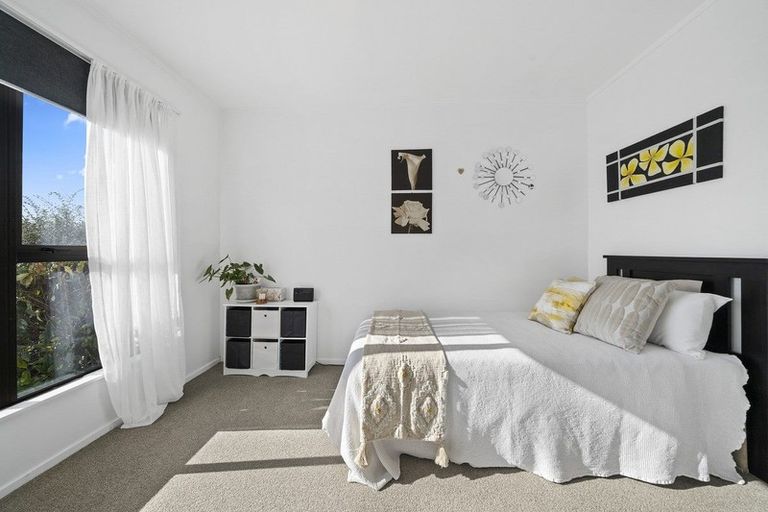 Photo of property in 37 Leeward Drive, Whitby, Porirua, 5024