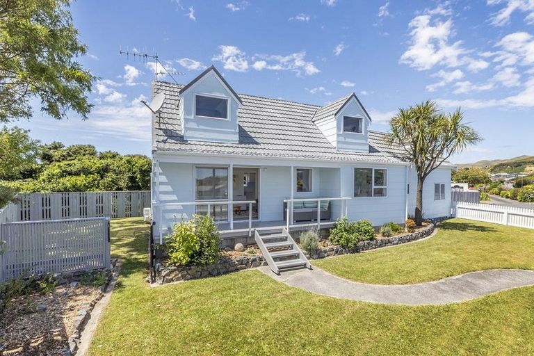 Photo of property in 35 James Cook Drive, Whitby, Porirua, 5024