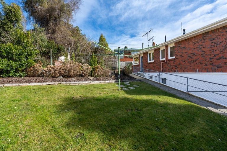 Photo of property in 18 Colquhoun Street, Glenross, Dunedin, 9011