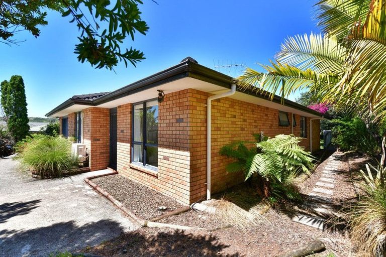 Photo of property in 65 Cabeleigh Drive, Helensville, 0800