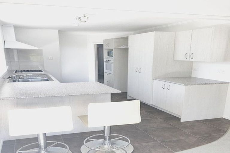 Photo of property in 31 Portadown Avenue, Pakuranga Heights, Auckland, 2010