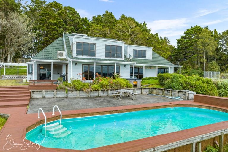 Photo of property in 338 Wairere Road, Waitakere, Henderson, 0782