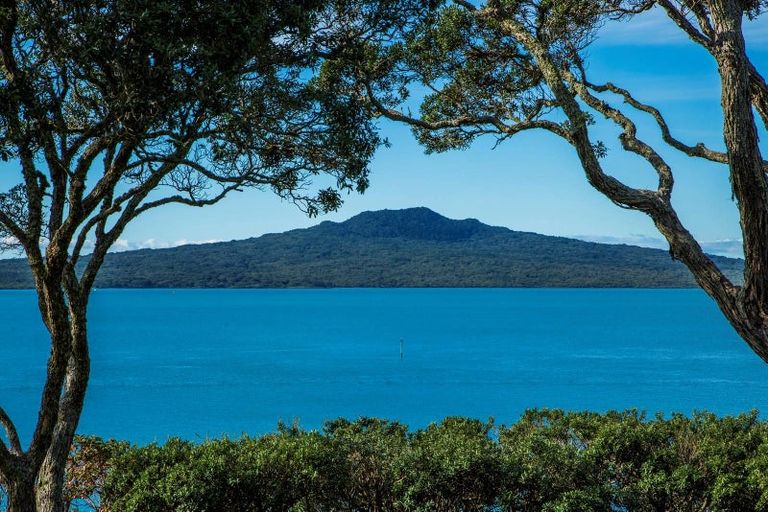 Photo of property in 24 Hamana Street, Narrow Neck, Auckland, 0622