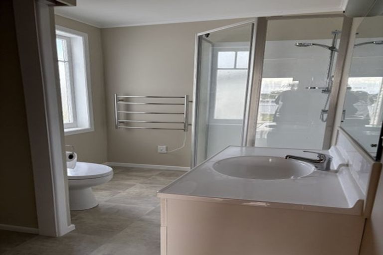 Photo of property in 15 Aramoana Avenue, Devonport, Auckland, 0624