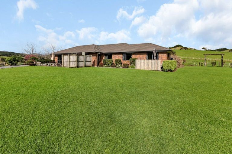 Photo of property in 1488 Kirikopuni Road, Tangiteroria, 0381