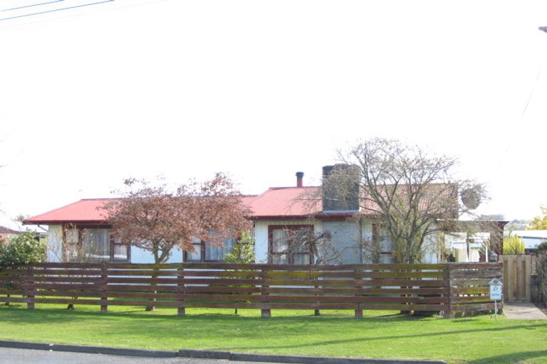 Photo of property in 27 Bennett Street, Waipawa, 4210