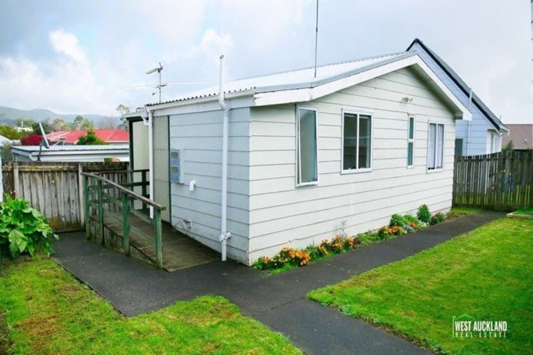 Photo of property in 1 Imperial Place, Henderson, Auckland, 0612