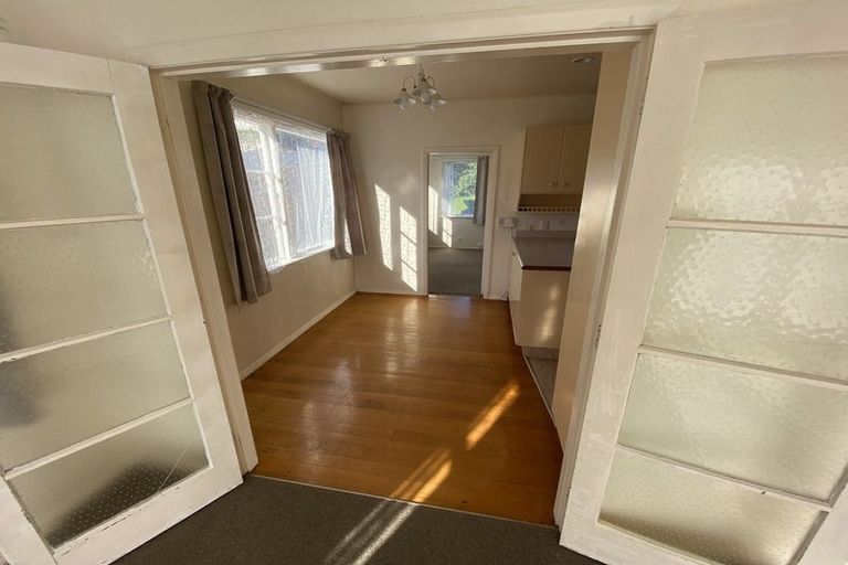 Photo of property in 158f1 Newlands Road, Newlands, Wellington, 6037