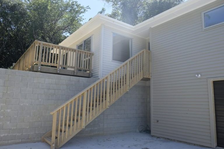 Photo of property in 102u4 Chester Road, Tawa, Wellington, 5028