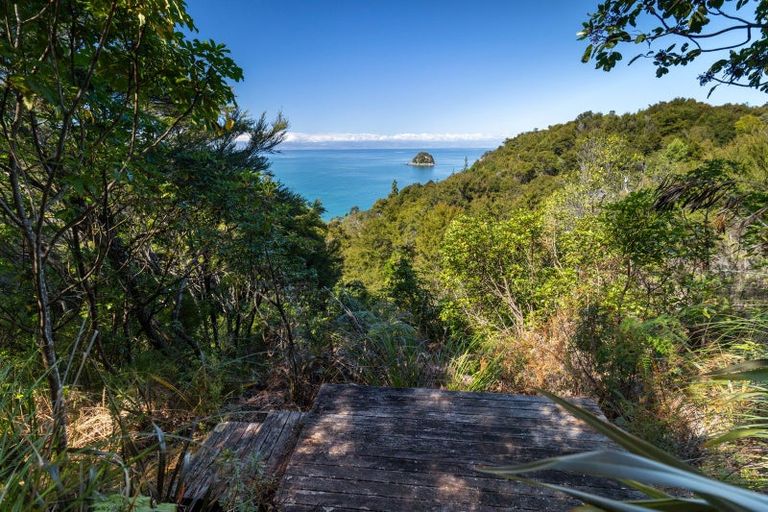 Photo of property in 180 Tokongawa Drive, Kaiteriteri, Motueka, 7197