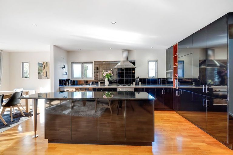 Photo of property in 32 Kilmarnock Street, Riccarton, Christchurch, 8011