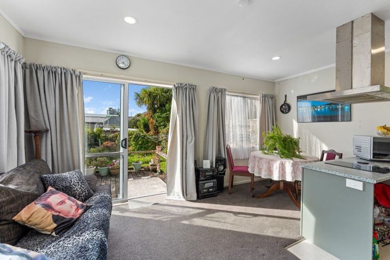 Photo of property in 9 Bluegum Road, Paraparaumu Beach, Paraparaumu, 5032