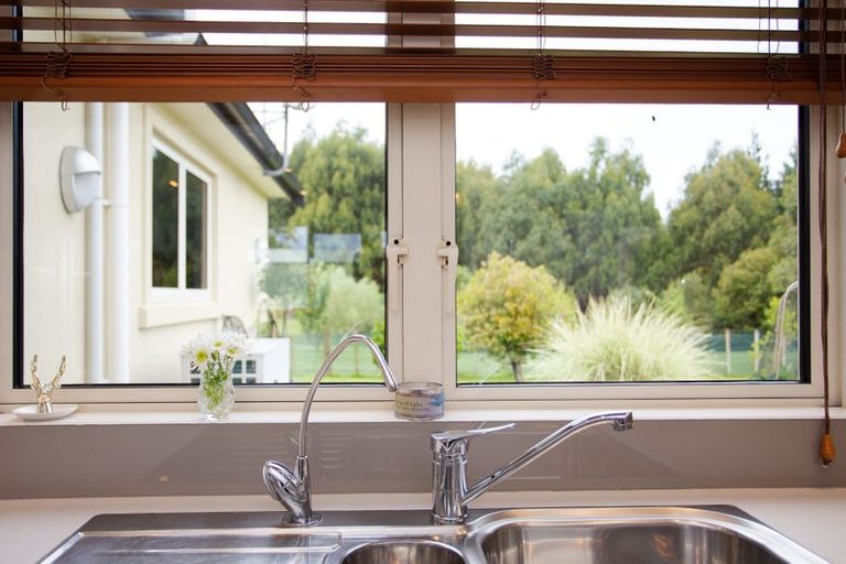 Photo of property in 28 Robert Ross Place, Clendon Park, Auckland, 2103