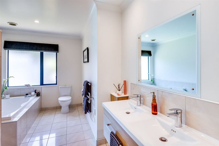 Photo of property in 113 Kent Terrace, Taradale, Napier, 4112