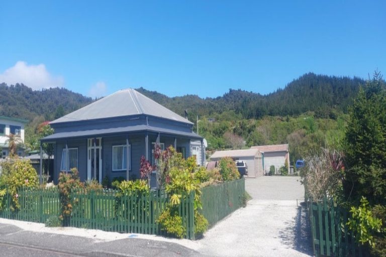 Photo of property in 23 Tramway Street, Ross, 7812