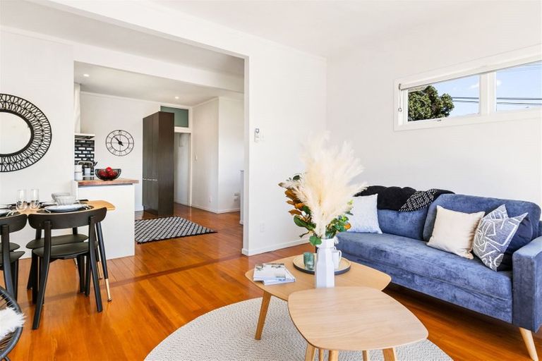 Photo of property in 811 Te Atatu Road, Te Atatu Peninsula, Auckland, 0610