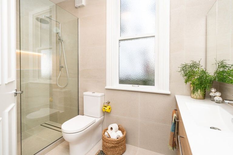 Photo of property in 18 Portland Crescent, Thorndon, Wellington, 6011