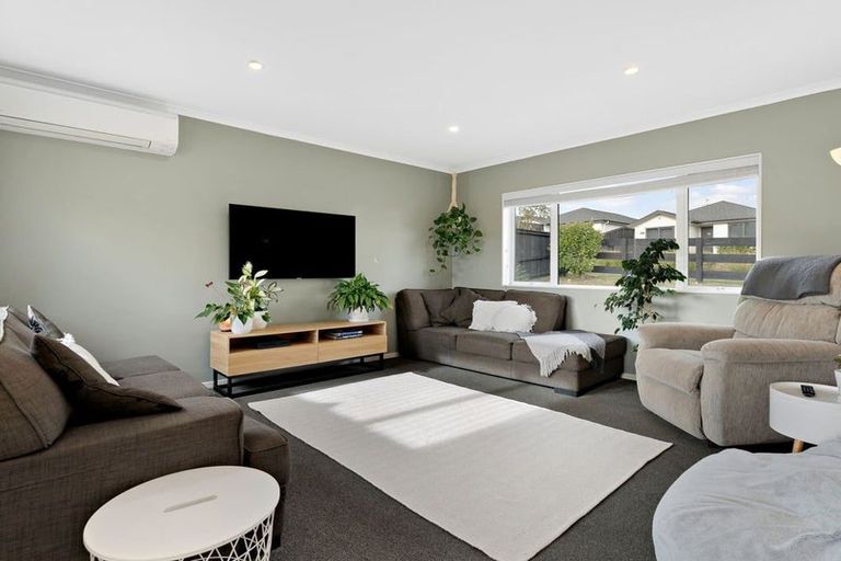 Photo of property in 47 Jeroboam Loop, Kumeu, 0810