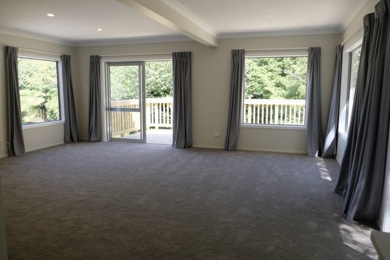 Photo of property in 102u4 Chester Road, Tawa, Wellington, 5028