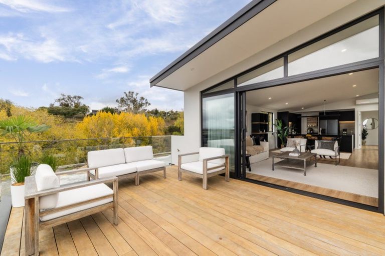 Photo of property in 87 Oak Road, Poraiti, Napier, 4112