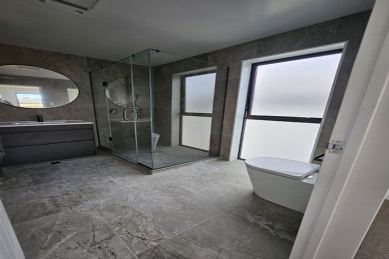 Photo of property in 35 Meadway, Sunnyhills, Auckland, 2010