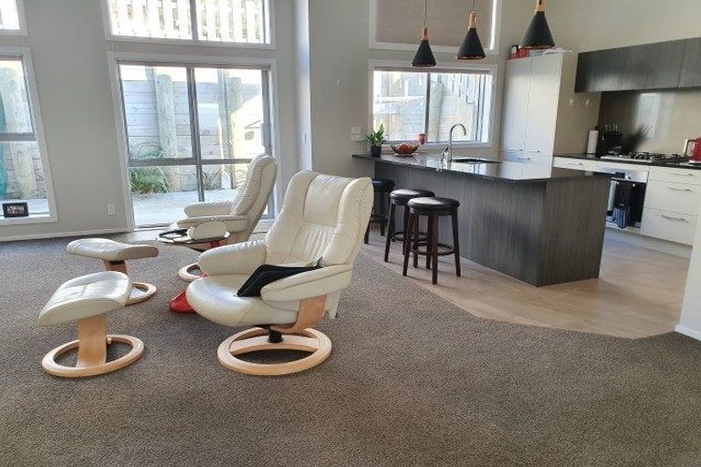 Photo of property in 9a Madeira Close, Whitby, Porirua, 5024