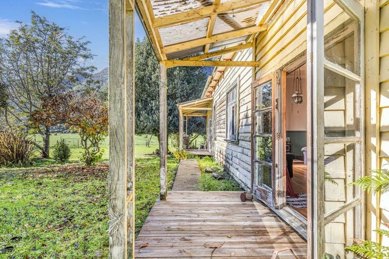 Photo of property in 230 Loop Road, East Takaka, Takaka, 7183