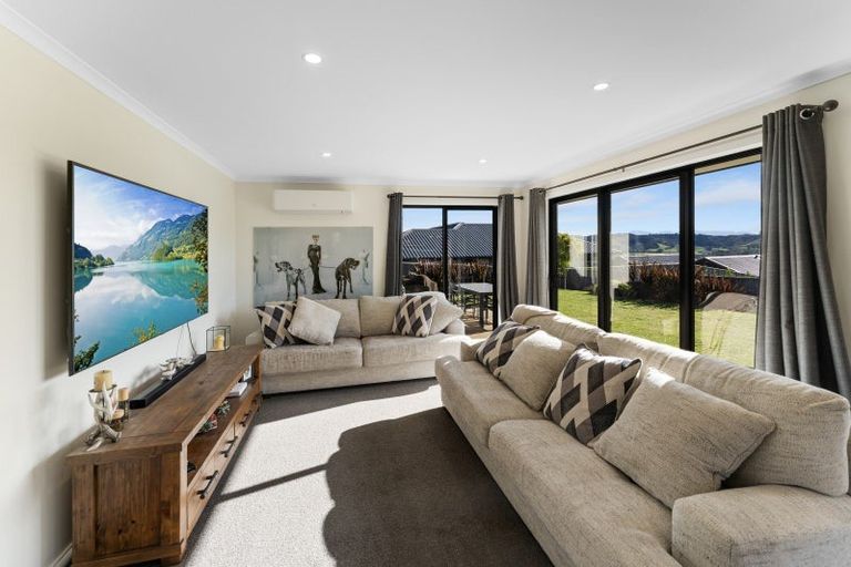 Photo of property in 32 Katania Heights, Brightwater, 7022