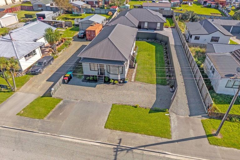 Photo of property in 35 Rayner Street, Temuka, 7920
