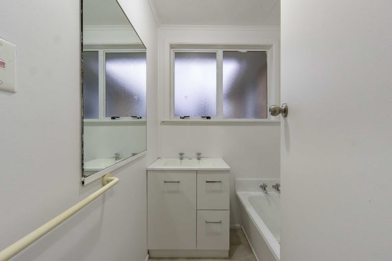 Photo of property in 17 Dowding Street, Melville, Hamilton, 3206