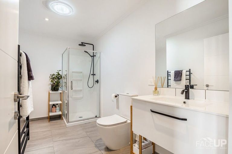 Photo of property in 32 Marine Parade, Hobsonville, Auckland, 0616