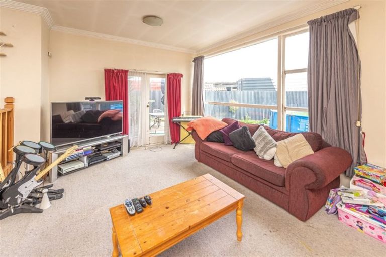 Photo of property in 10 Leamington Street, Castlecliff, Whanganui, 4501