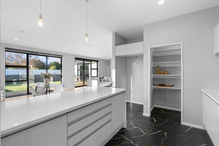 Photo of property in 5 Bargrove Close, Halswell, Christchurch, 8025