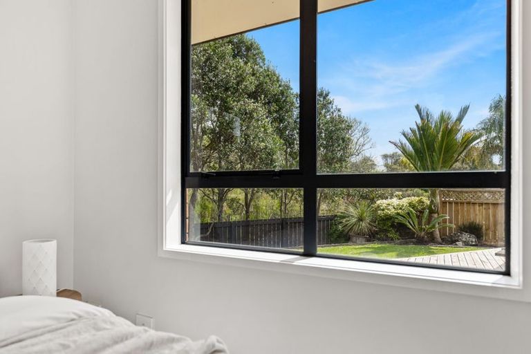 Photo of property in 12 Semillon Avenue, Henderson, Auckland, 0612