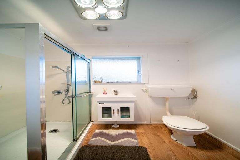 Photo of property in 2/8 Jennifer Place, Papatoetoe, Auckland, 2025
