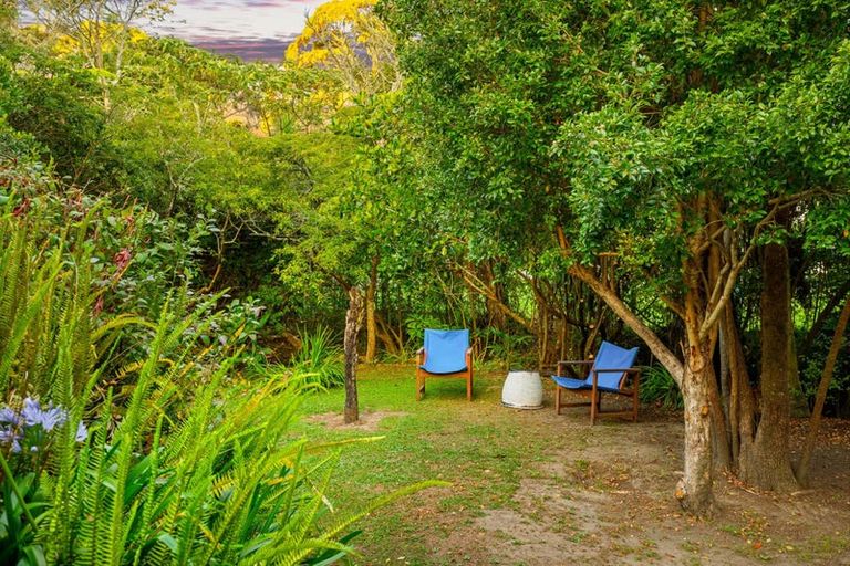 Photo of property in 24 Milan Drive, Glen Eden, Auckland, 0602