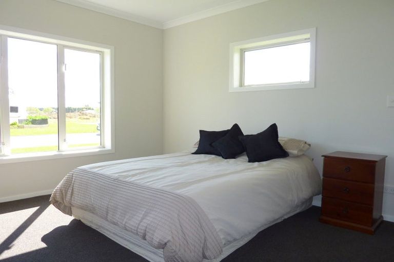 Photo of property in Woodlands Villas, 17a Sherwill Street East, Feilding, 4702